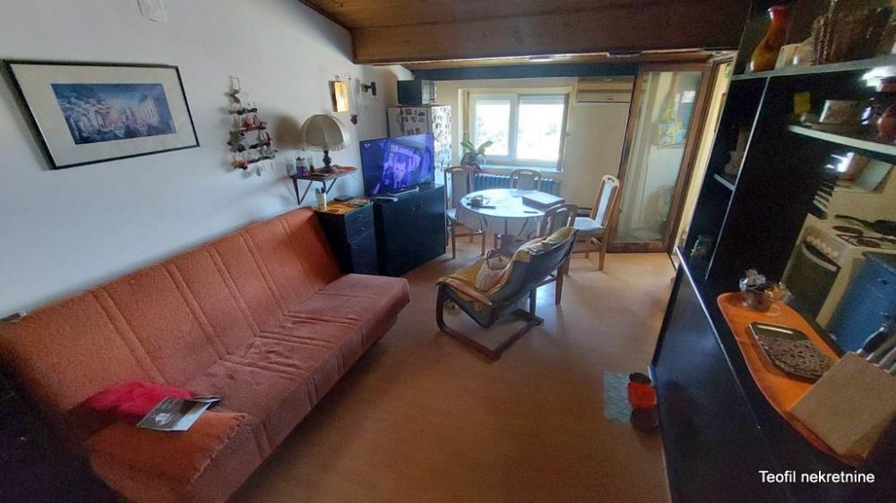 Slika 1 - Bulevar vojvode Mišića, Šestosoban stan na prodaju, 110m2, 220.000€