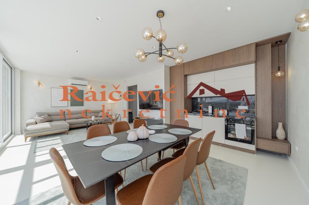 Slika 5 - Mali Pozarevac,  Kuća na prodaju, 360m2, 759.000€