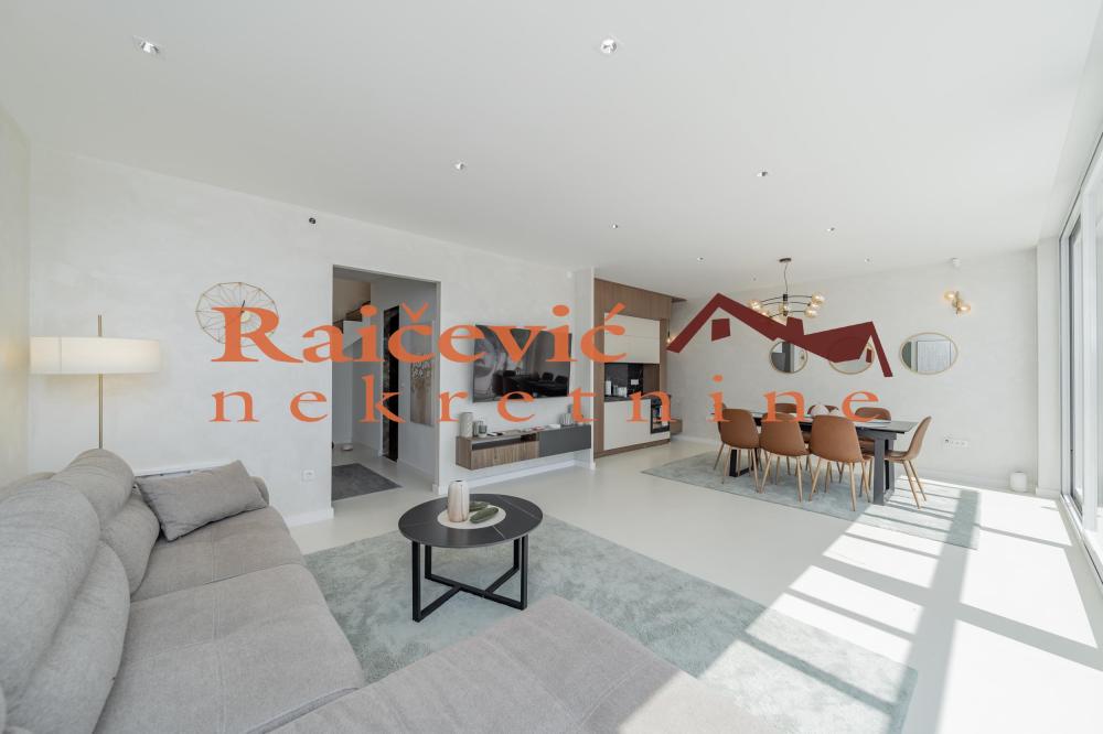 Slika 6 - Mali Pozarevac,  Kuća na prodaju, 360m2, 759.000€