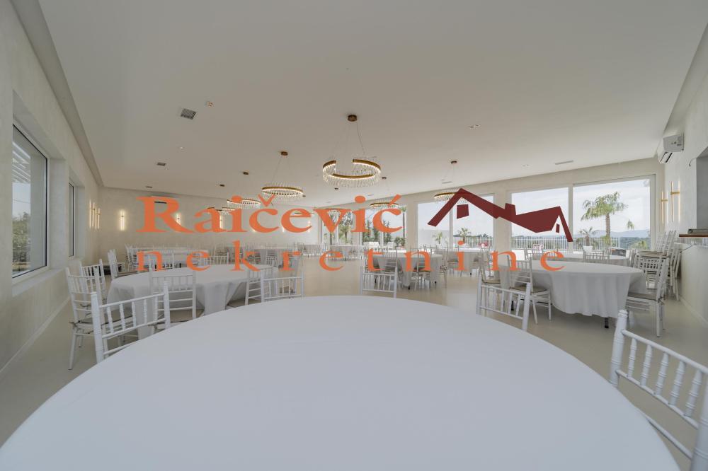 Slika 8 - Mali Pozarevac,  Kuća na prodaju, 360m2, 759.000€