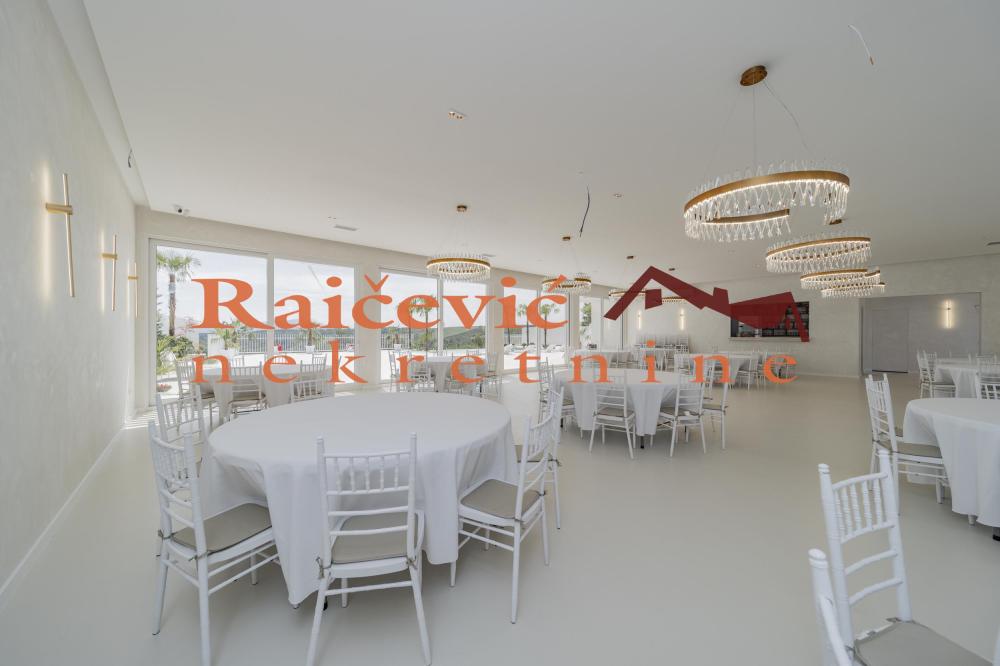 Slika 9 - Mali Pozarevac,  Kuća na prodaju, 360m2, 759.000€