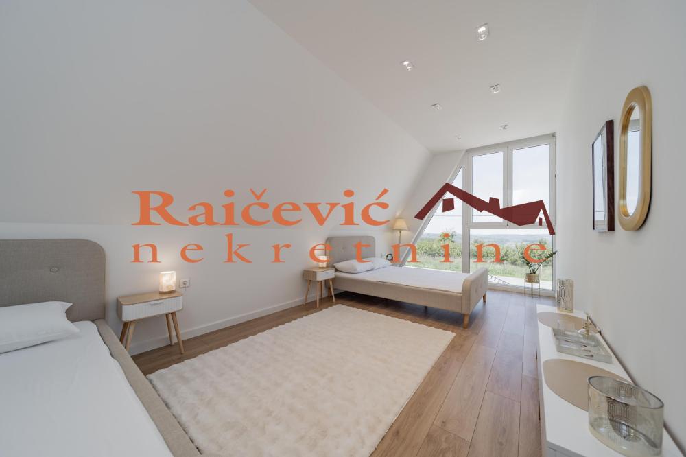 Slika 11 - Mali Pozarevac,  Kuća na prodaju, 360m2, 759.000€