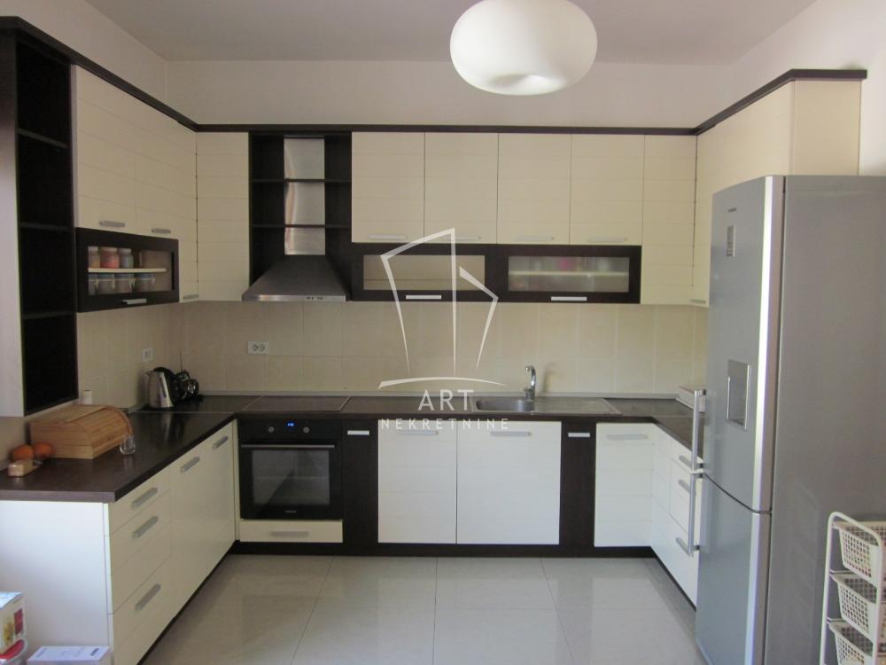 Slika 6 - Čolak Antina, Kuća za izdavanje, 487m2, 5.000€