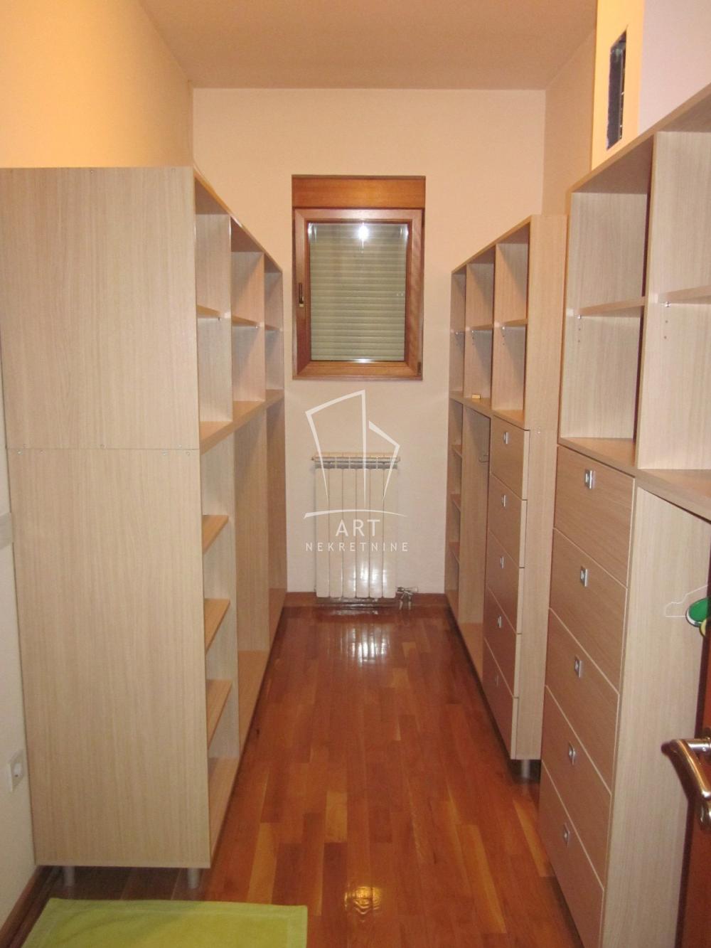 Slika 8 - Čolak Antina, Kuća za izdavanje, 487m2, 5.000€