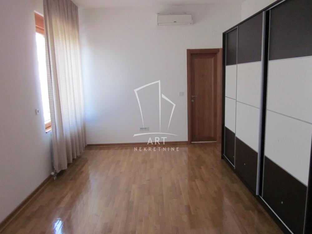 Slika 5 - Čolak Antina, Kuća za izdavanje, 487m2, 5.000€