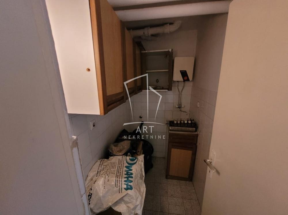 Slika 8 - Vranjska,  Lokal za izdavanje, 75m2, 450€