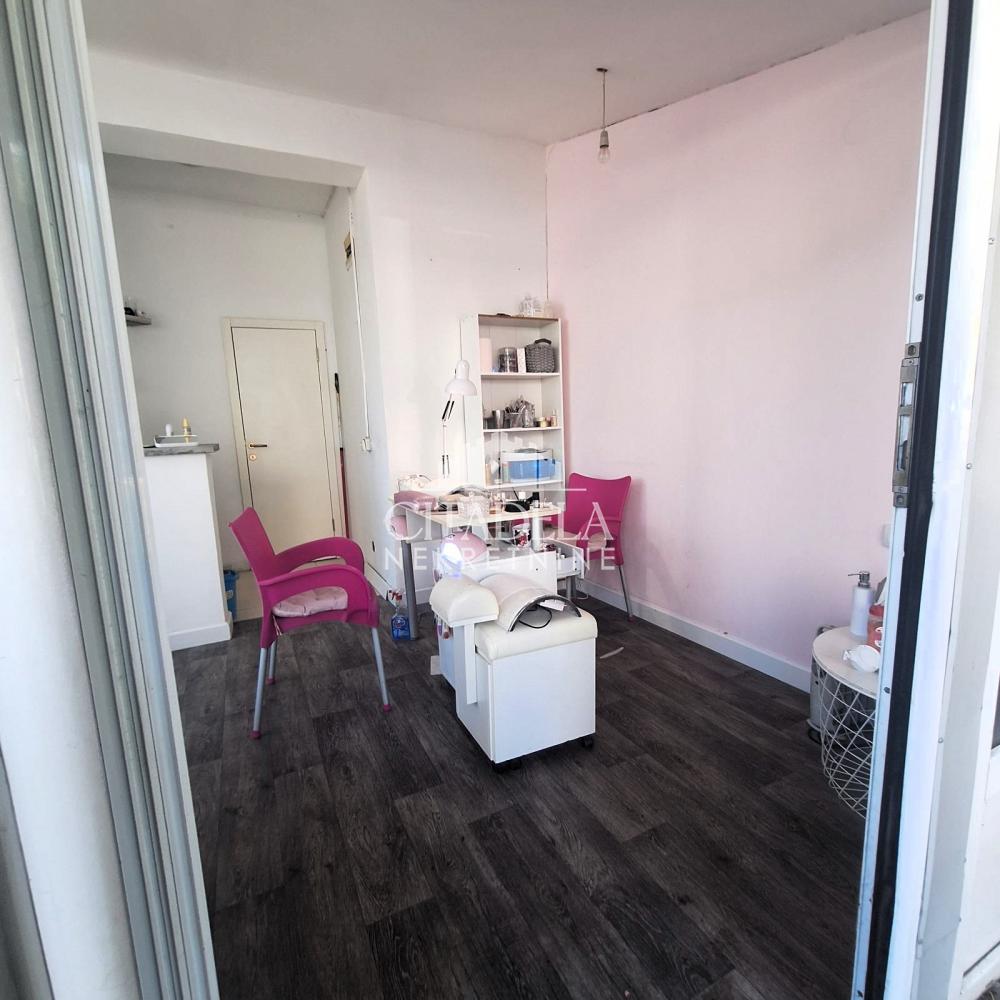 Slika 2 - Kneževačka,  Lokal za izdavanje, 16m2, 200€