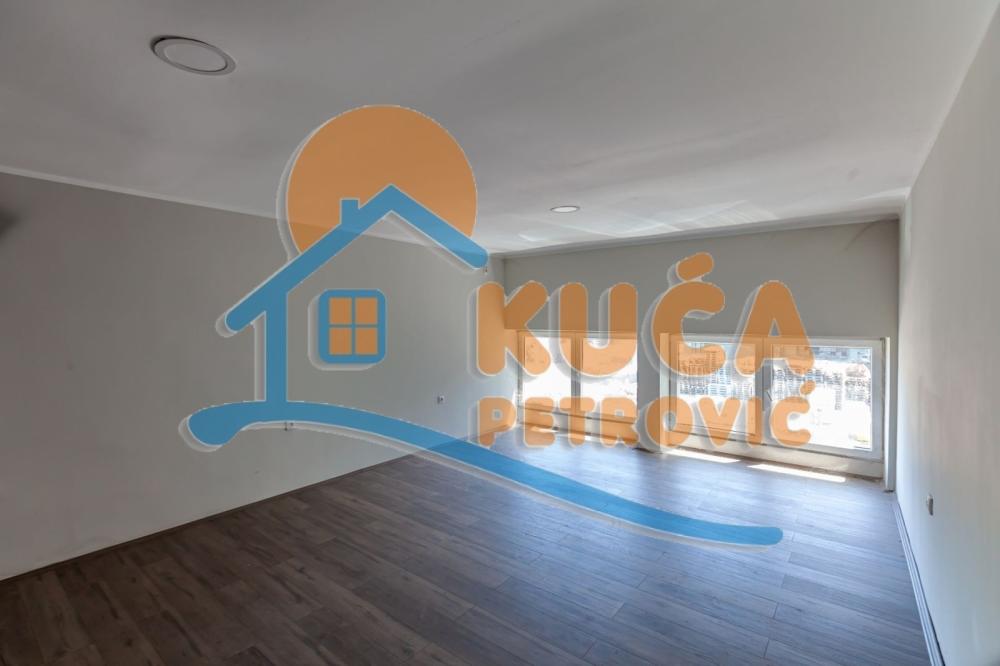 Slika 8 - Šumadijska,  Lokal za izdavanje, 2000m2, 8.000€