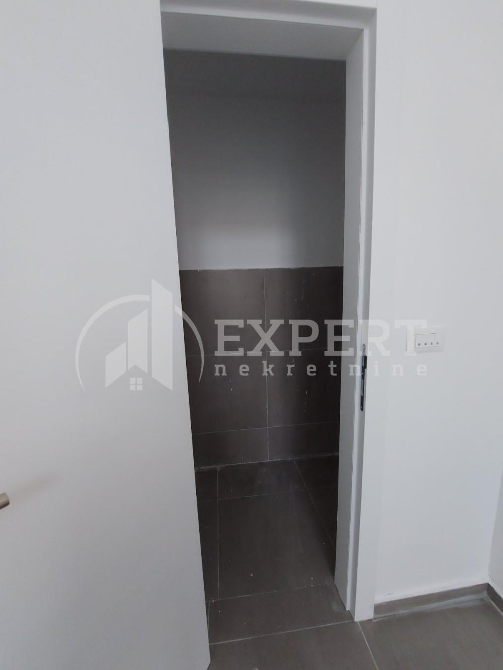 Slika 2 - Obilićev venac,  Lokal za izdavanje, 25m2, 400€