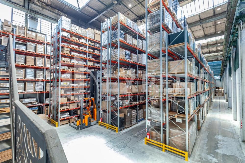 Slika 4 - Šumadijska,  Lokal za izdavanje, 2000m2, 8.000€