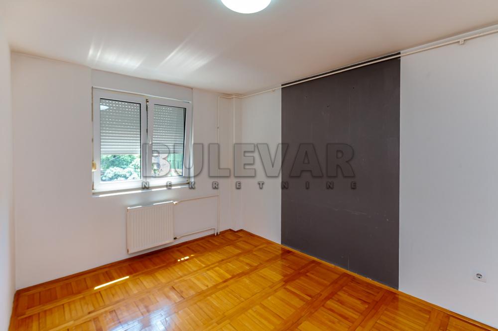 Slika 6 - Stara železnička kolonija, Četvorosoban stan na prodaju, 108m2, 159.000€