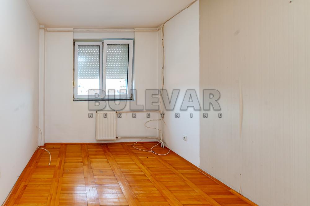 Slika 10 - Stara železnička kolonija, Četvorosoban stan na prodaju, 108m2, 159.000€