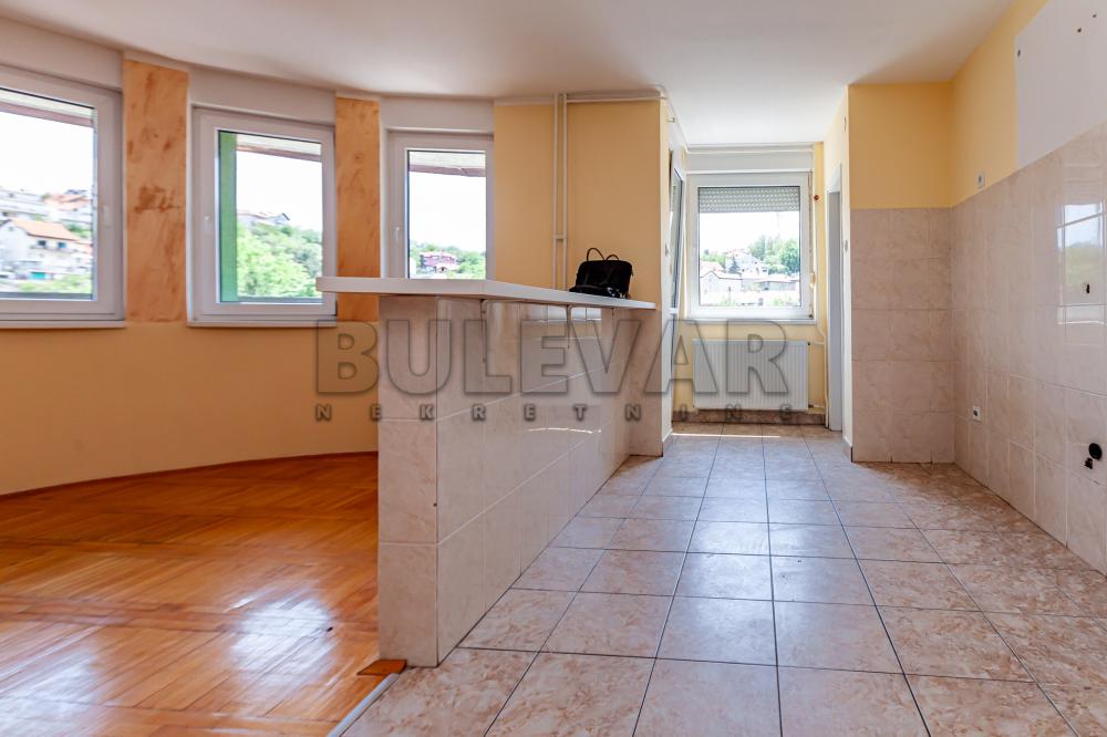 Slika 5 - Stara železnička kolonija, Četvorosoban stan na prodaju, 108m2, 159.000€