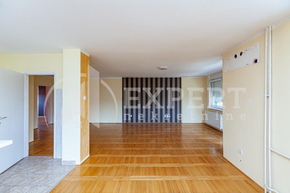 Slika 3 - Stara železnička kolonija, Četvorosoban stan na prodaju, 108m2, 159.000€