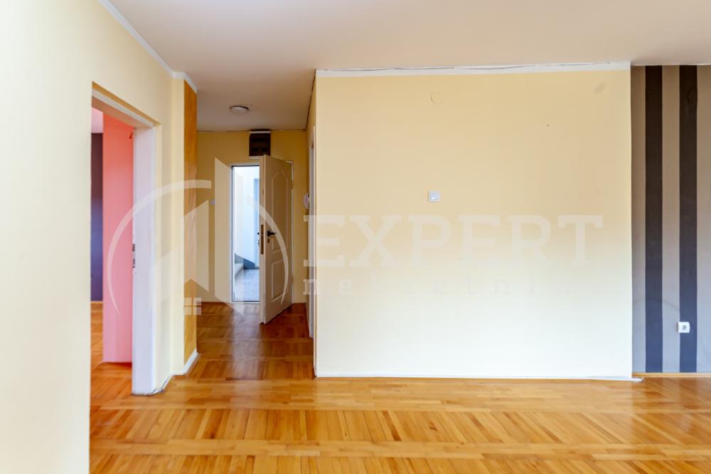 Slika 9 - Stara železnička kolonija, Četvorosoban stan na prodaju, 108m2, 159.000€