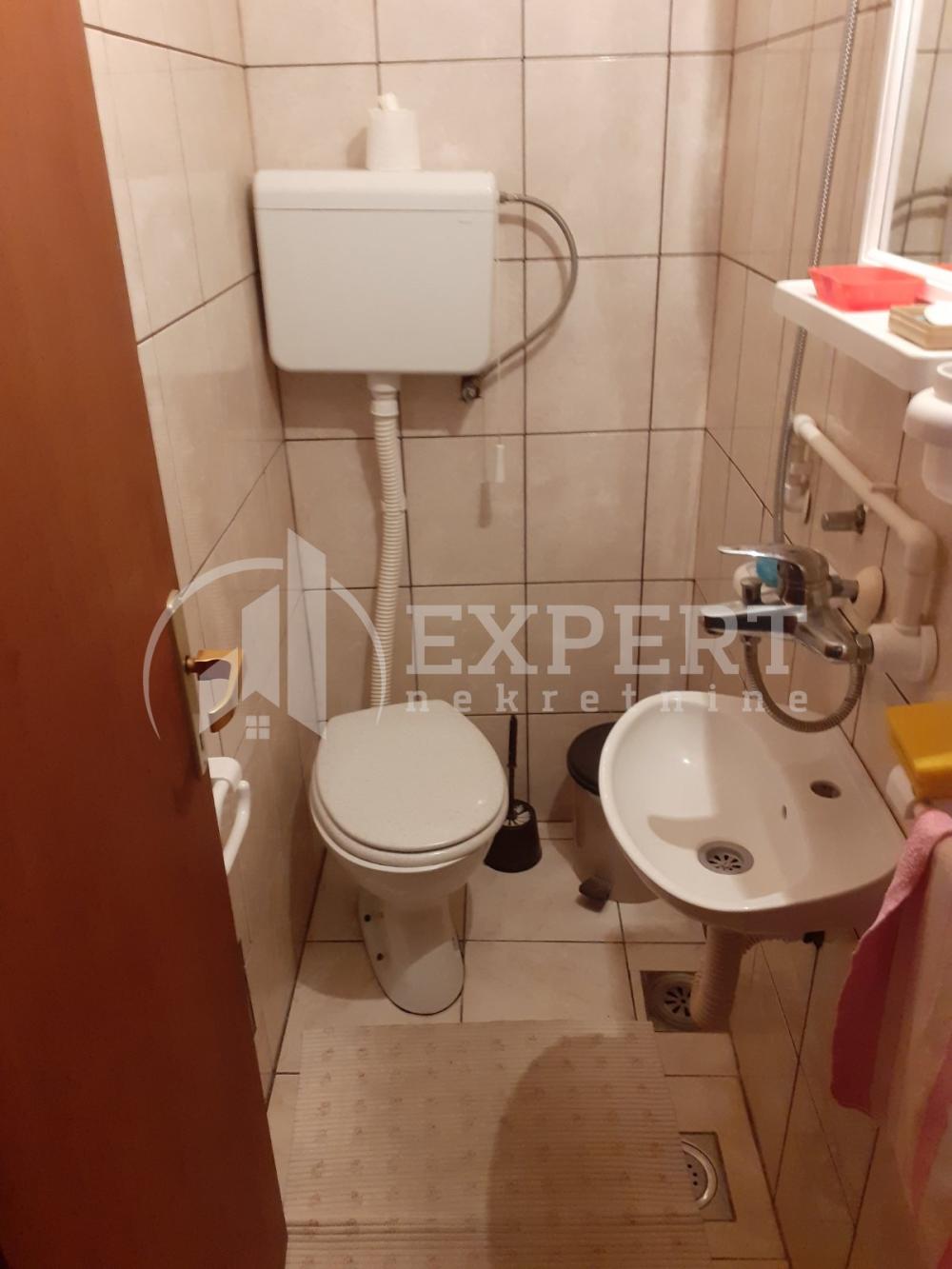 Slika 6 - Niška Banja, Dvoiposoban stan za izdavanje, 120m2, 300€