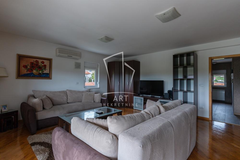 Slika 2 - Darje Koropkine,  Kuća na prodaju, 492m2, 890.000€