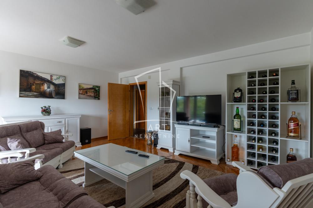 Slika 4 - Darje Koropkine,  Kuća na prodaju, 492m2, 890.000€