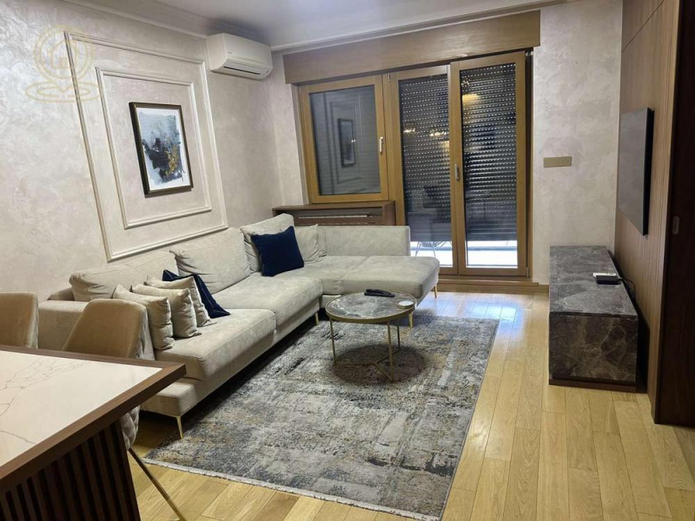 Slika 2 - Kneza Straćimira, Trosoban stan za izdavanje, 60m2, 1.200€