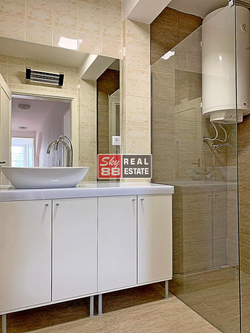 Slika 10 - Četvorosoban stan za izdavanje, 130m2, 1.200€