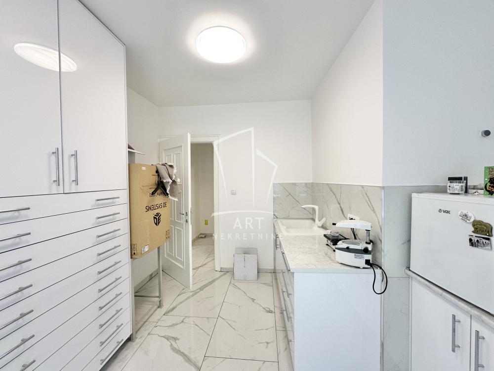 Slika 7 - Beogradska, Četvoroiposoban stan za izdavanje, 104m2, 2.200€