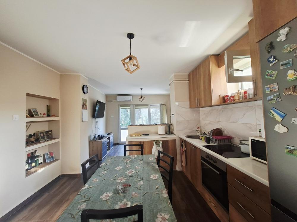 Slika 1 - Emila Zole, Dvoiposoban stan na prodaju, 65m2, 180.000€