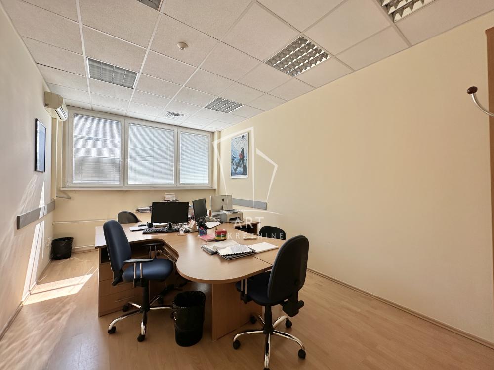 Slika 2 - Bulevar Zorana Đinđića,  Lokal za izdavanje, 1266m2, 16.458€