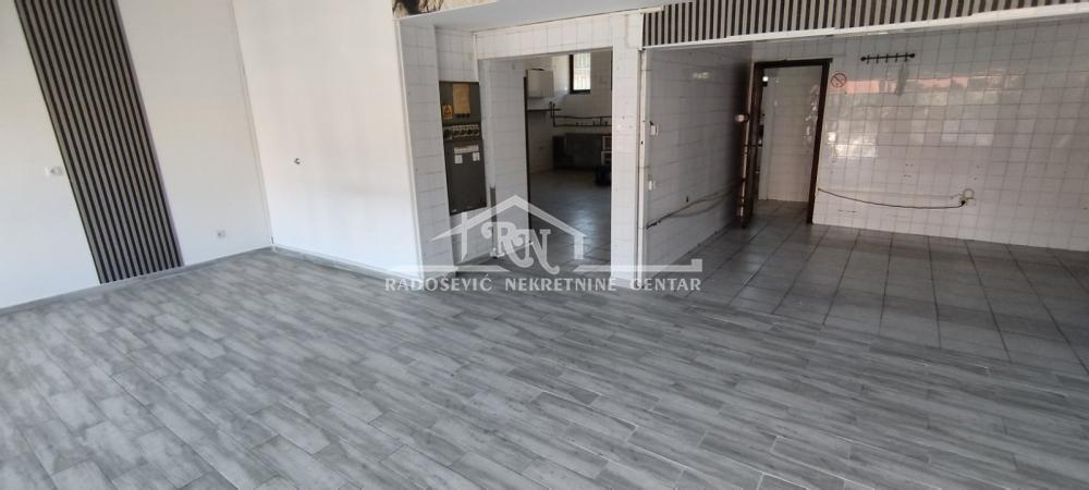 Slika 1 - Ugrinovačka,  Lokal za izdavanje, 150m2, 1.500€