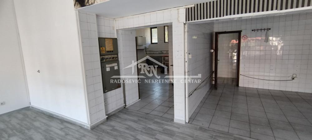 Slika 3 - Ugrinovačka,  Lokal za izdavanje, 150m2, 1.500€