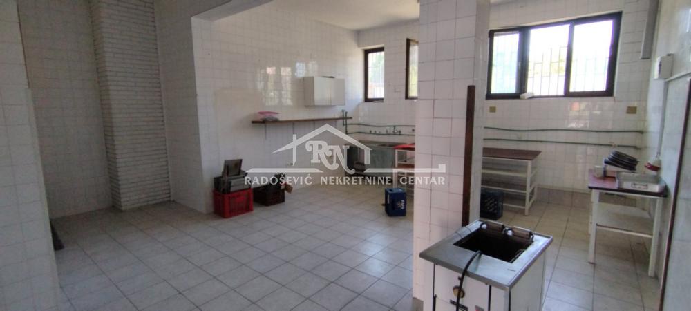 Slika 5 - Ugrinovačka,  Lokal za izdavanje, 150m2, 1.500€