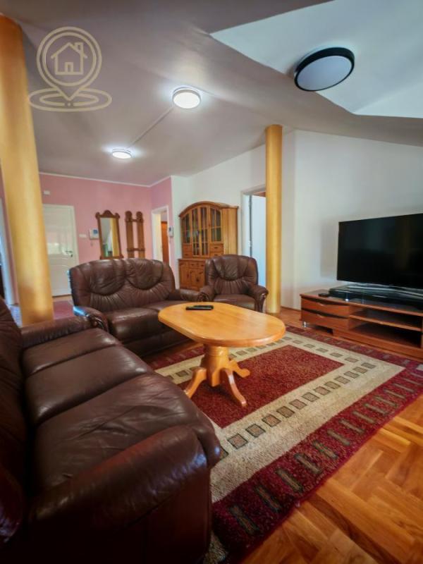 Glavna slika -Četvorosoban stan za izdavanje, 105m2, 1.000€