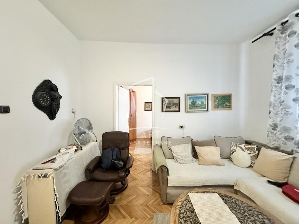 Slika 1 - Cara Dušana, Trosoban stan na prodaju, 59m2, 160.000€