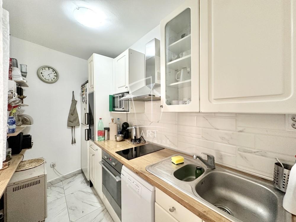 Slika 3 - Cara Dušana, Trosoban stan na prodaju, 59m2, 160.000€