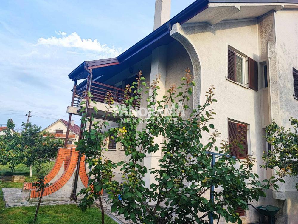 Slika 8 - Oslobođenja,  Kuća na prodaju, 390m2, 650.000€