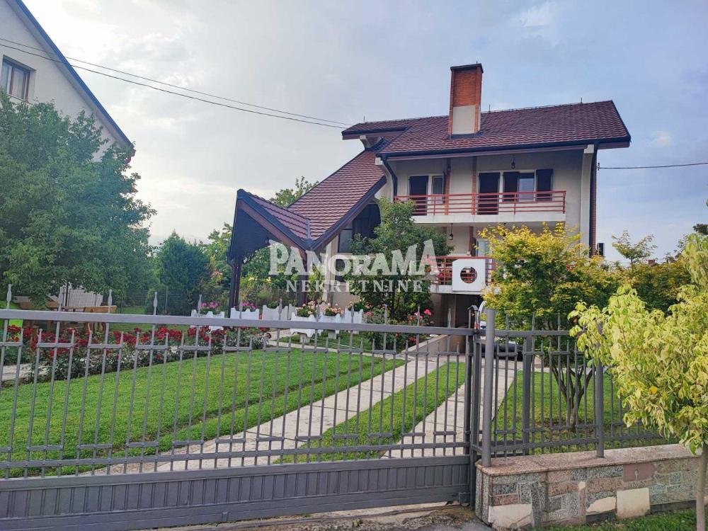 Slika 11 - Oslobođenja,  Kuća na prodaju, 390m2, 650.000€