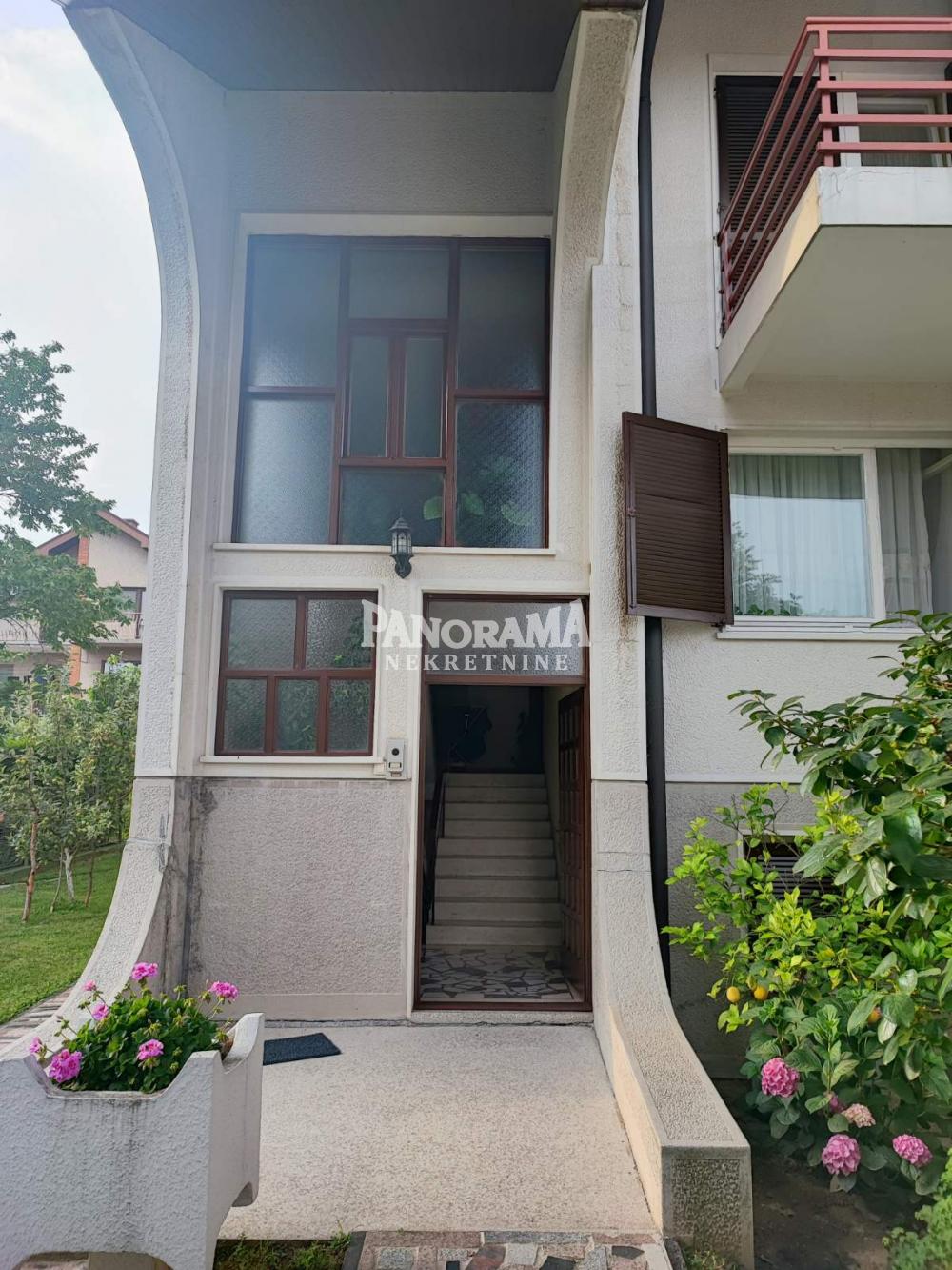 Slika 3 - Oslobođenja,  Kuća na prodaju, 390m2, 650.000€