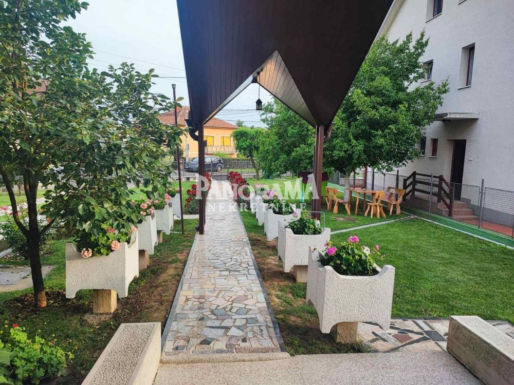 Slika 4 - Oslobođenja,  Kuća na prodaju, 390m2, 650.000€