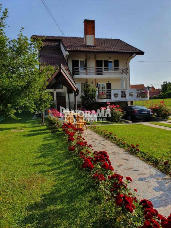 Slika 7 - Oslobođenja,  Kuća na prodaju, 390m2, 650.000€