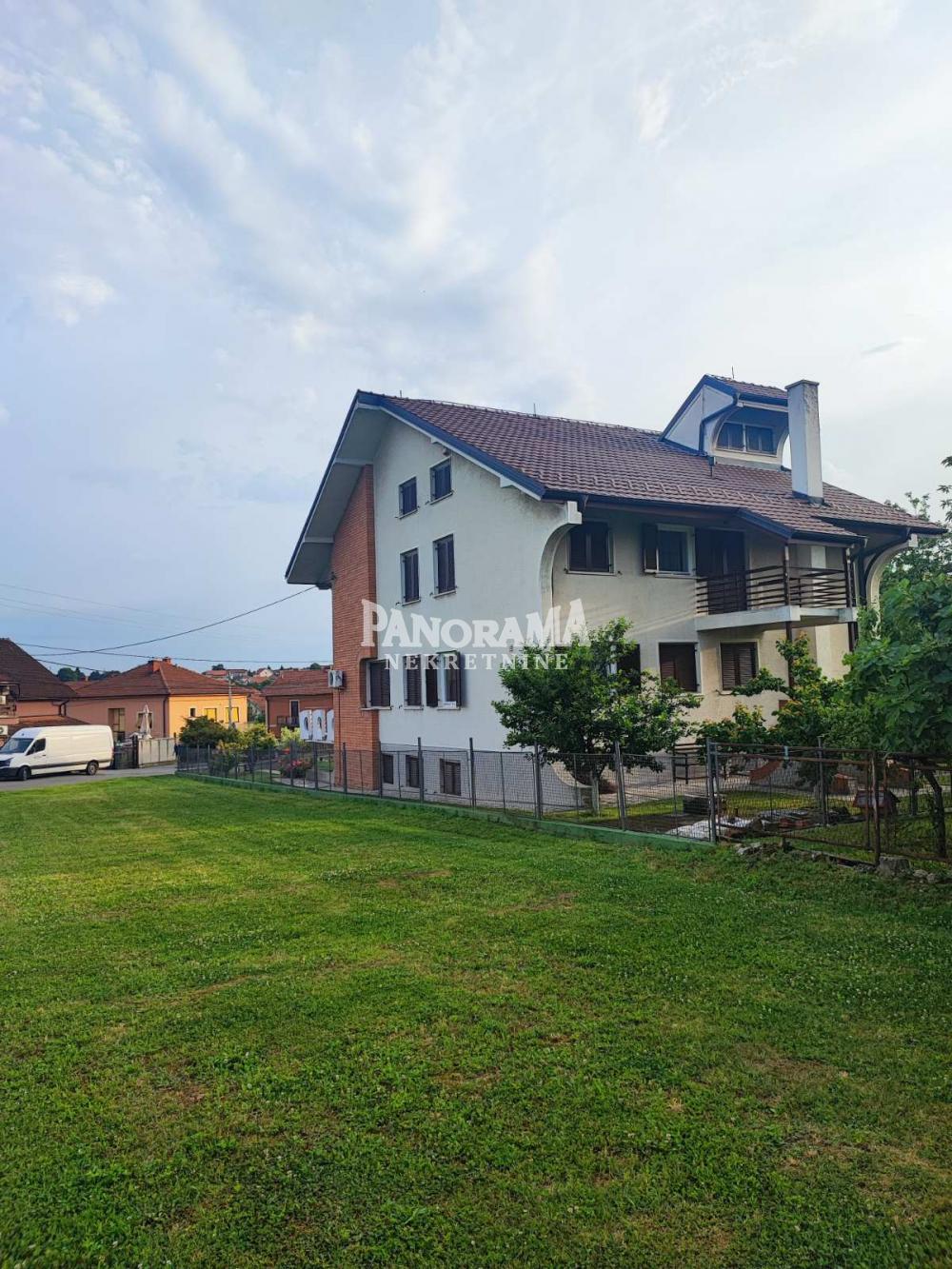 Slika 9 - Oslobođenja,  Kuća na prodaju, 390m2, 650.000€