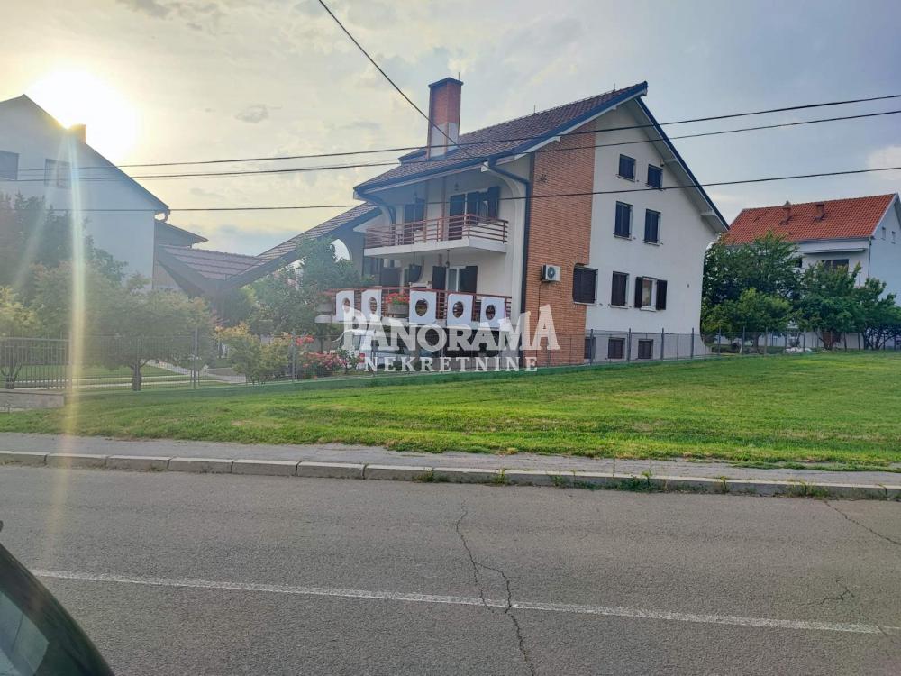 Slika 10 - Oslobođenja,  Kuća na prodaju, 390m2, 650.000€