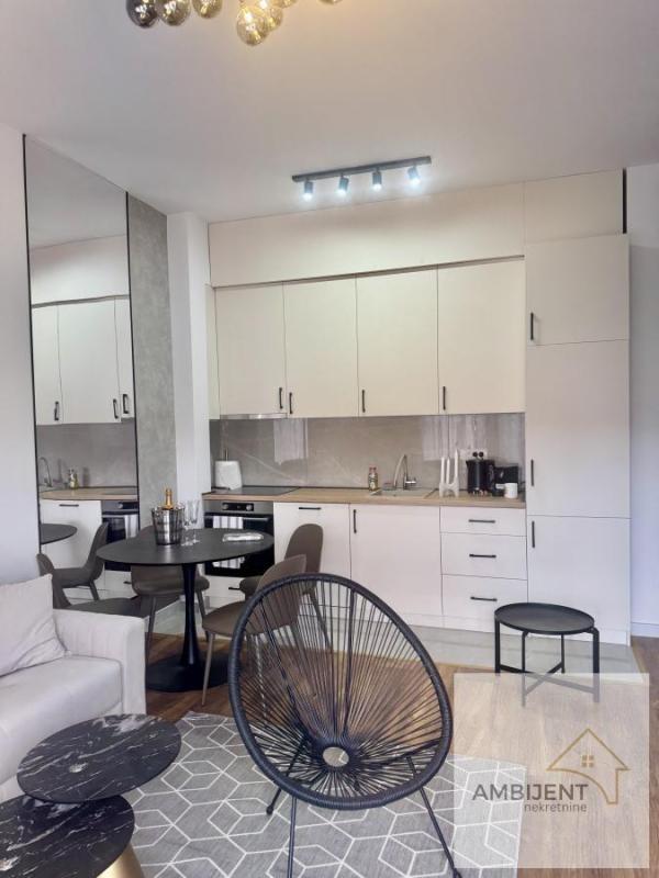 Glavna slika -Trosoban stan na prodaju, 65m2, 240.000€