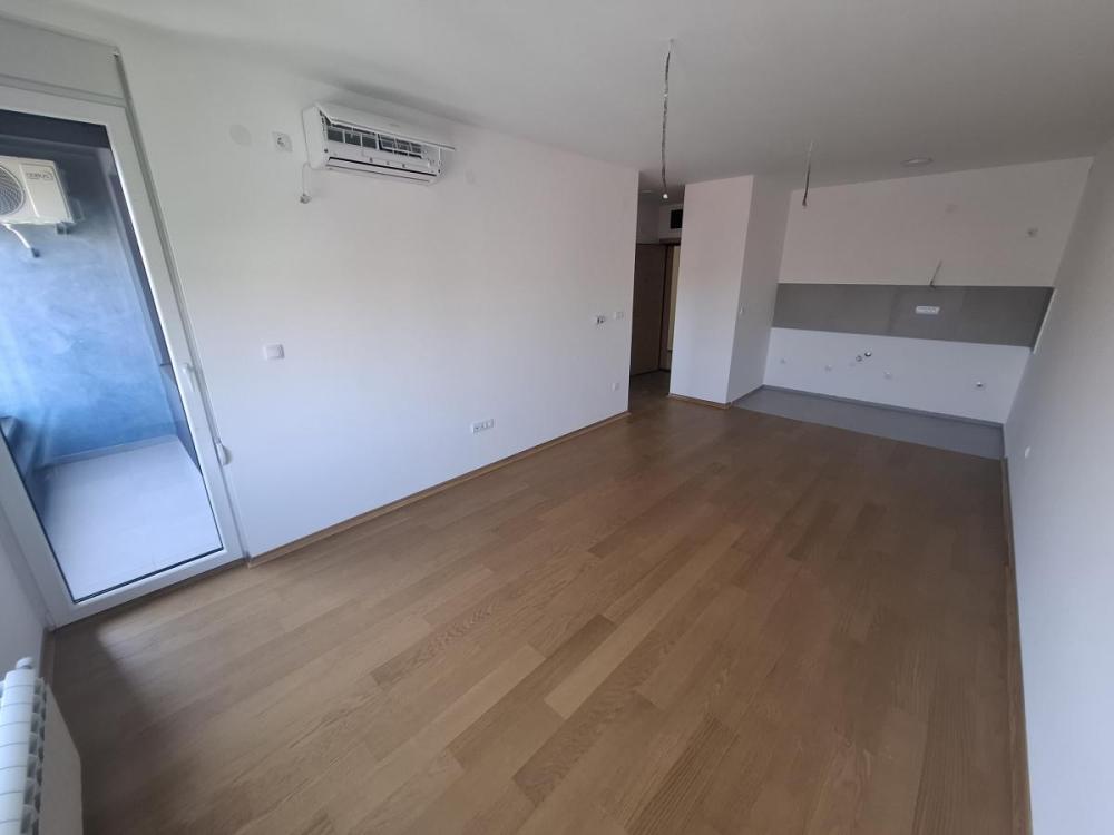 Slika 2 - Dvosoban stan za izdavanje, 42m2, 500€
