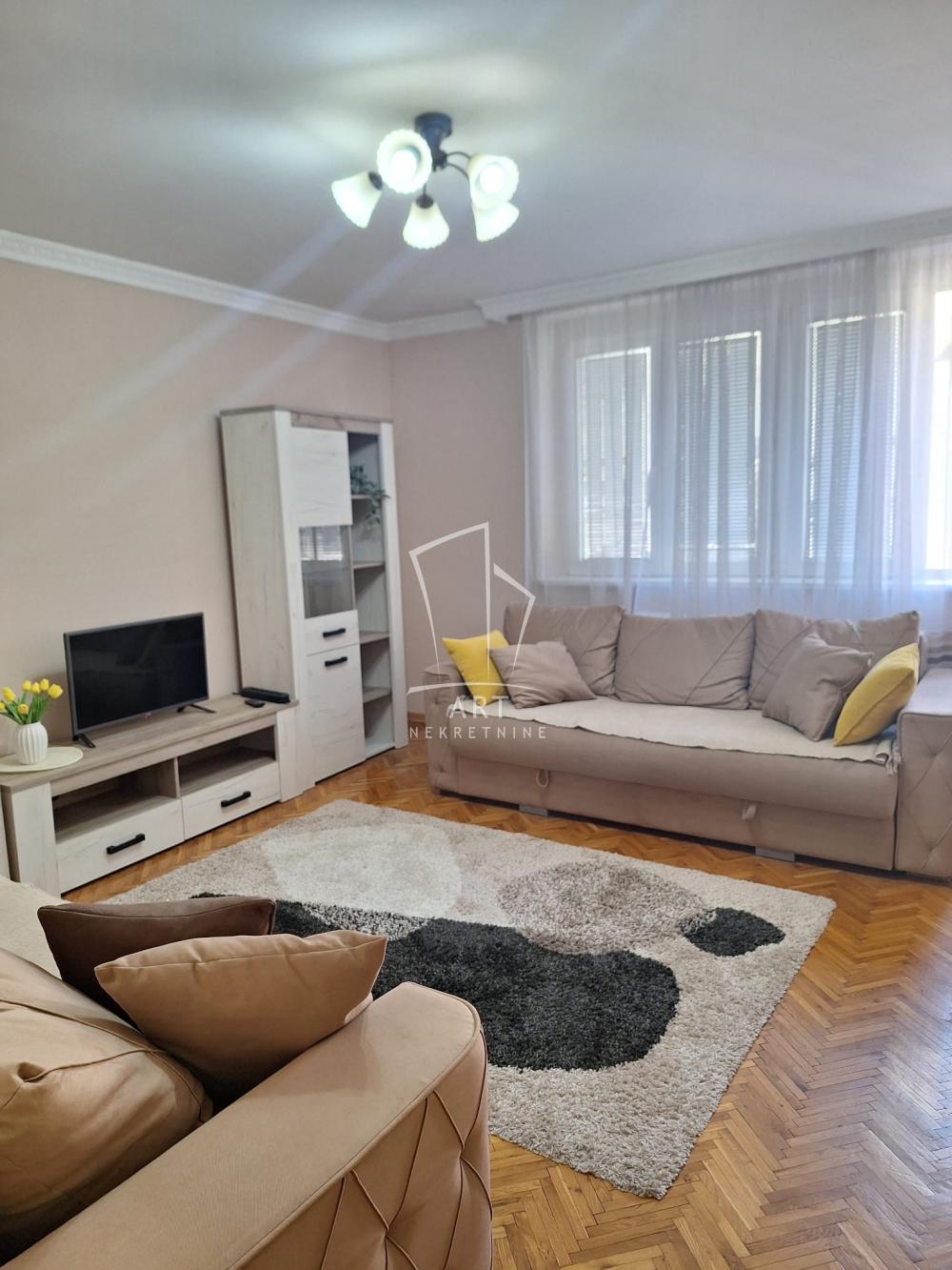 Slika 2 - Cara Nikolaja II, Dvosoban stan za izdavanje, 58m2, 700€