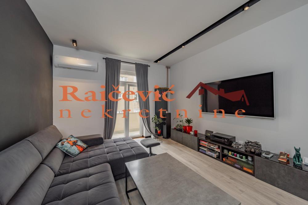 Slika 1 - Admirala Geprata, Trosoban stan na prodaju, 83m2, 330.000€