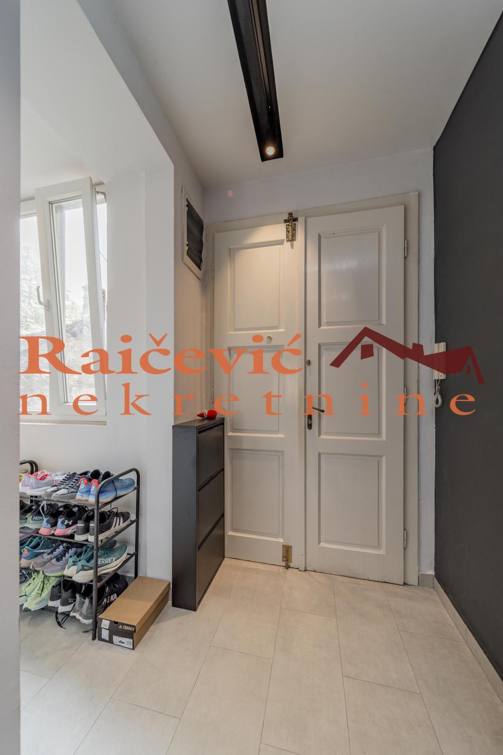 Slika 9 - Admirala Geprata, Trosoban stan na prodaju, 83m2, 330.000€