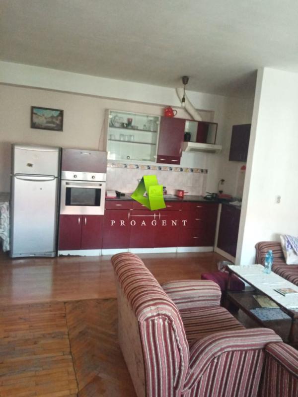 Slika 1 - Četvorosoban stan za izdavanje, 132m2, 300€