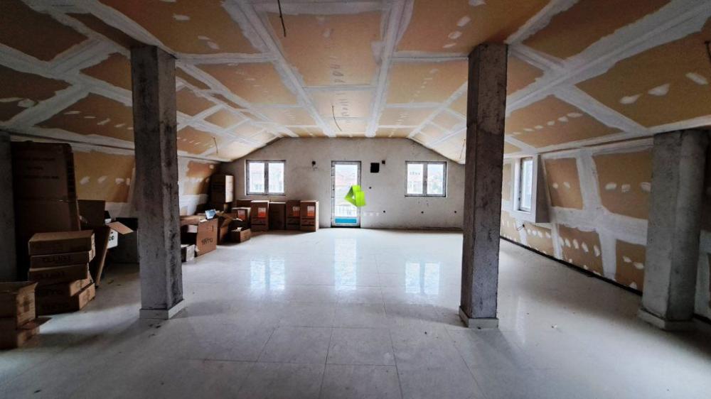 Slika 1 -  Lokal za izdavanje, 352m2, 2.400€