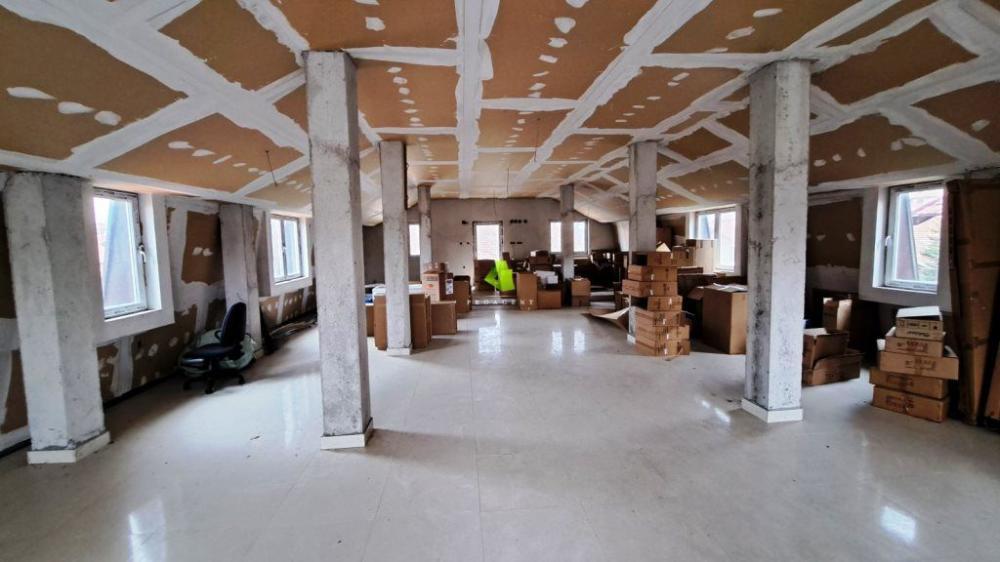 Glavna slika - Lokal za izdavanje, 352m2, 2.400€