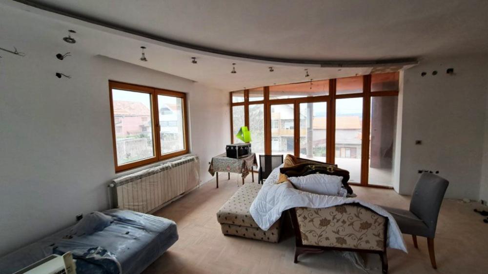 Slika 2 -  Lokal za izdavanje, 150m2, 1.100€