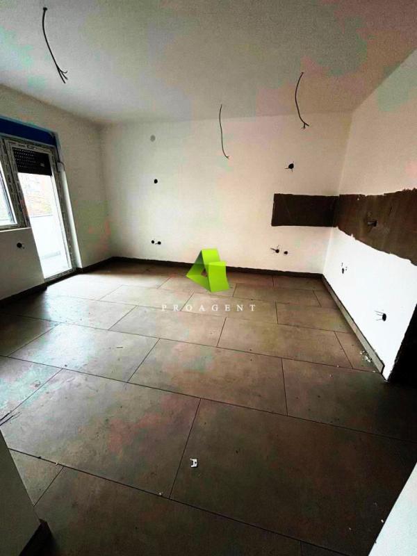 Slika 4 - Hajduk Stankova,  Lokal za izdavanje, 500m2, 4.500€